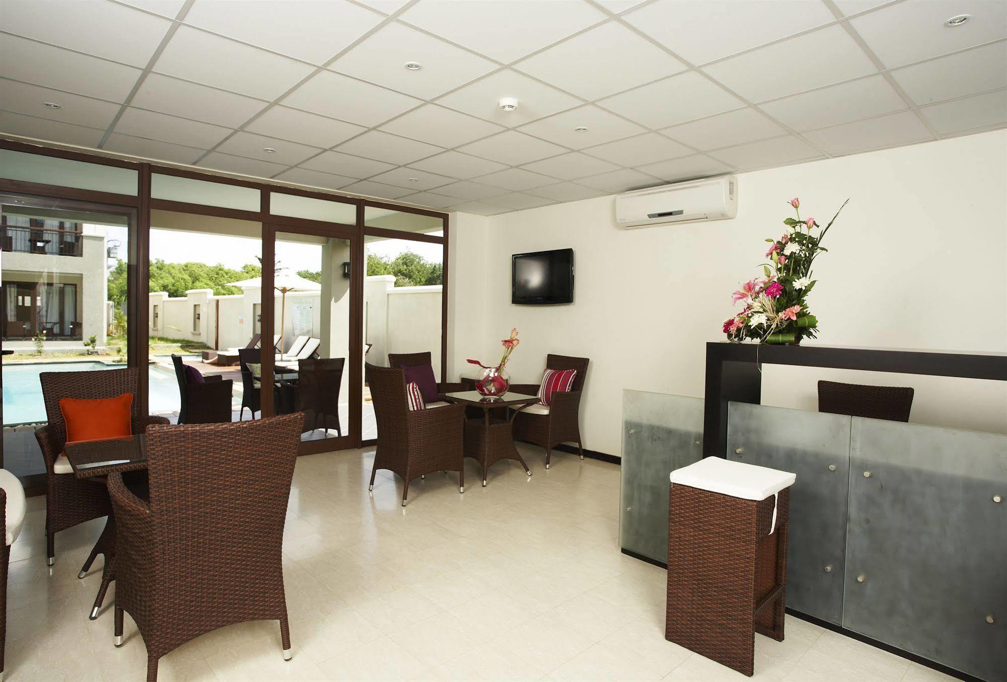 Grand Bay Suites מראה חיצוני תמונה